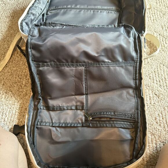 Large Travel Padded Laptop Backpack Case , Charging Port NWOT - Cream‎ - Picture 6 of 7